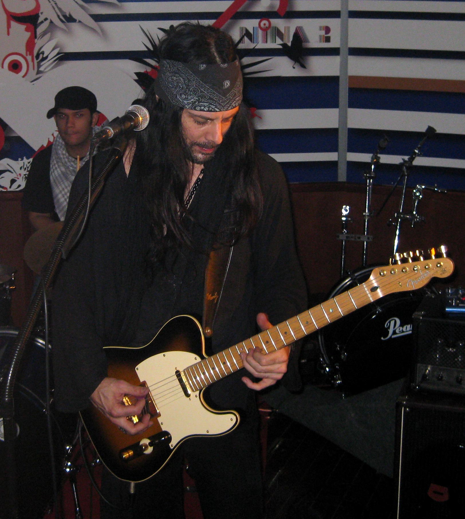 Richie Kotzen performing live with a Fender Telecaster, 17 February 2009